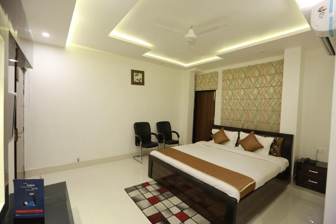 Oyo 8837 Hotel Surya Galaxy Κανπούρ Εξωτερικό φωτογραφία