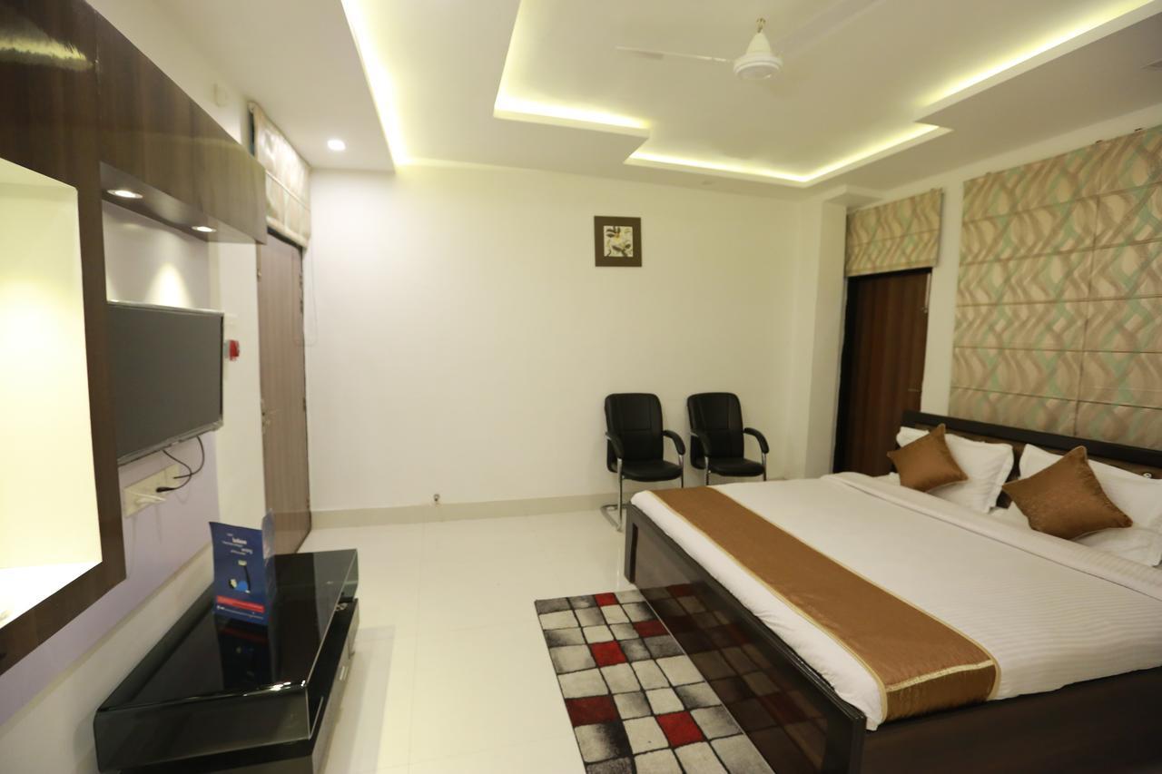 Oyo 8837 Hotel Surya Galaxy Κανπούρ Εξωτερικό φωτογραφία